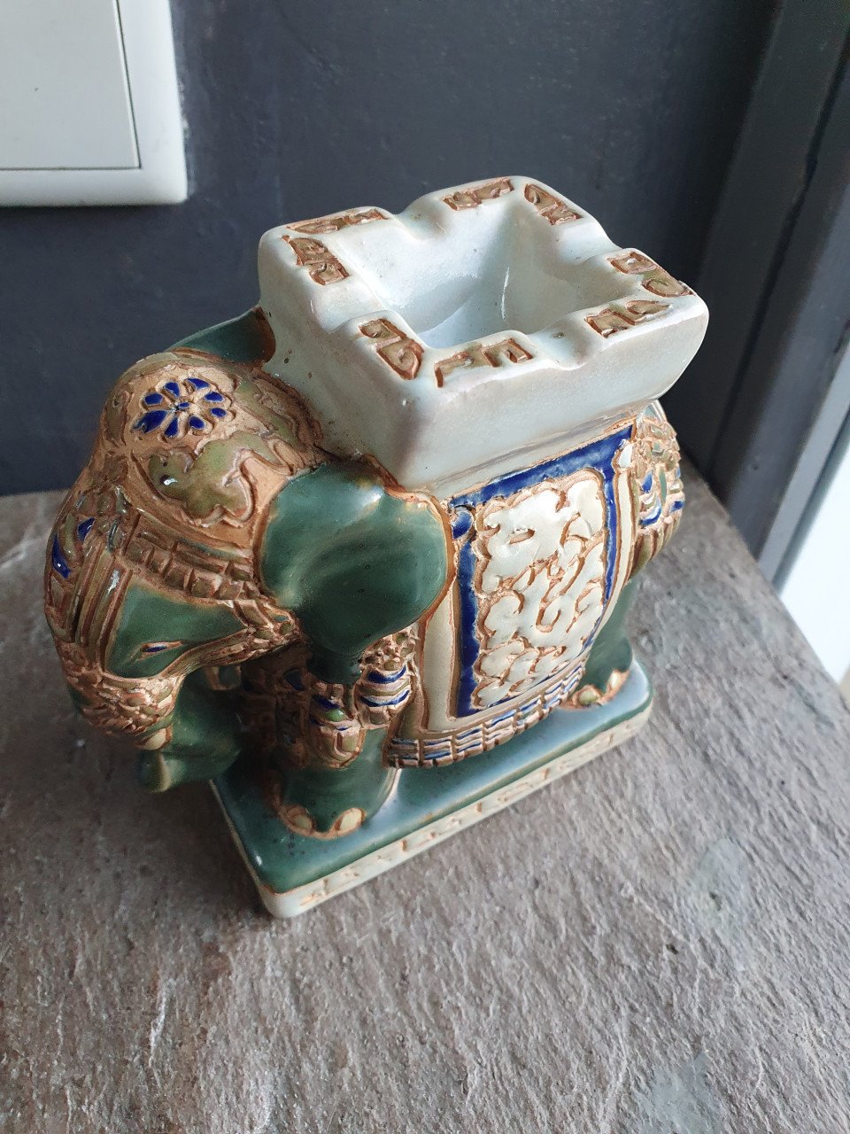 Vintage chinoiserie-asbak olifant, decor MCM Hollywood Regency...