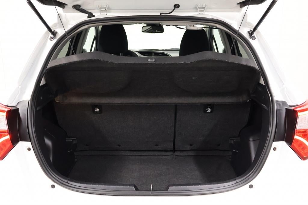 Toyota Yaris 1.5 hybrid dynamic| camera| cruise| climate