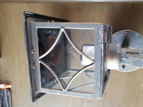 Te Koop: Massive buitenlamp