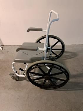 Douchestoel met toebehoren