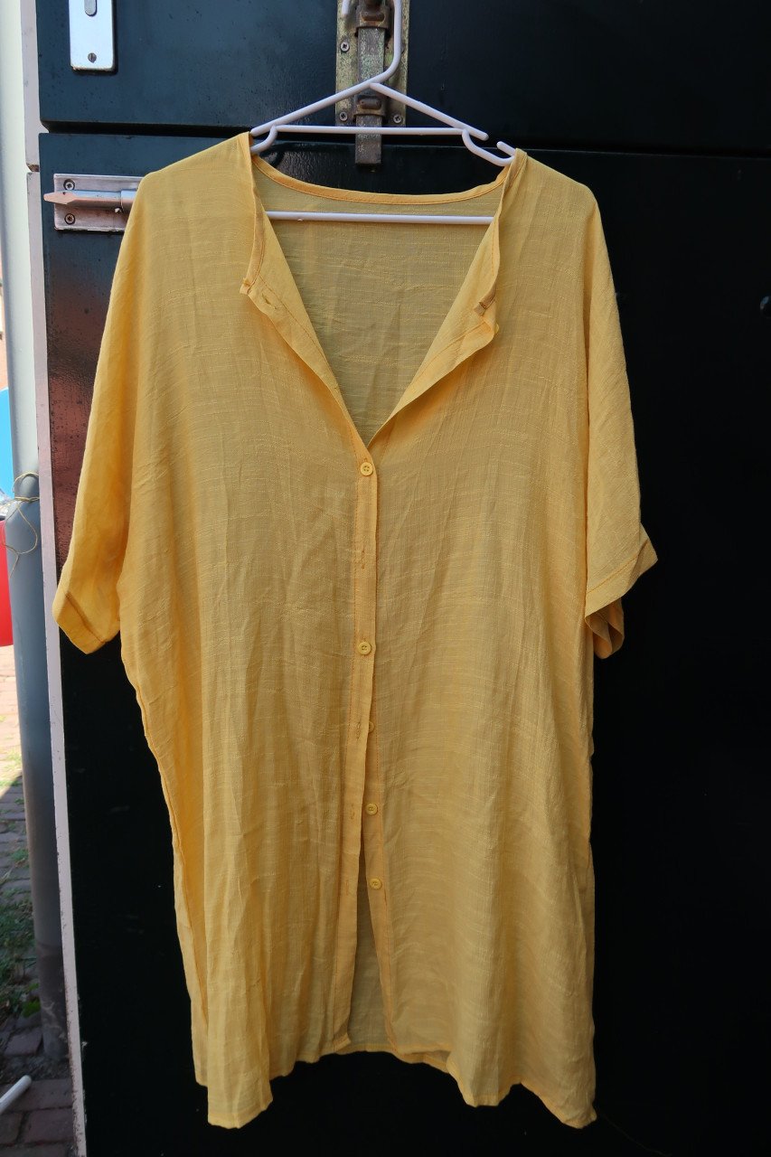 Dames blouses en tuniekjes, maat 42/44 per kledingstuk €3,00