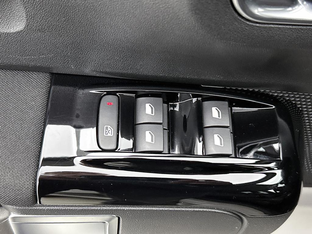Citroen C3 83 pk shine | rijklaar | stoelverwarming | parkeerhulp | apple c