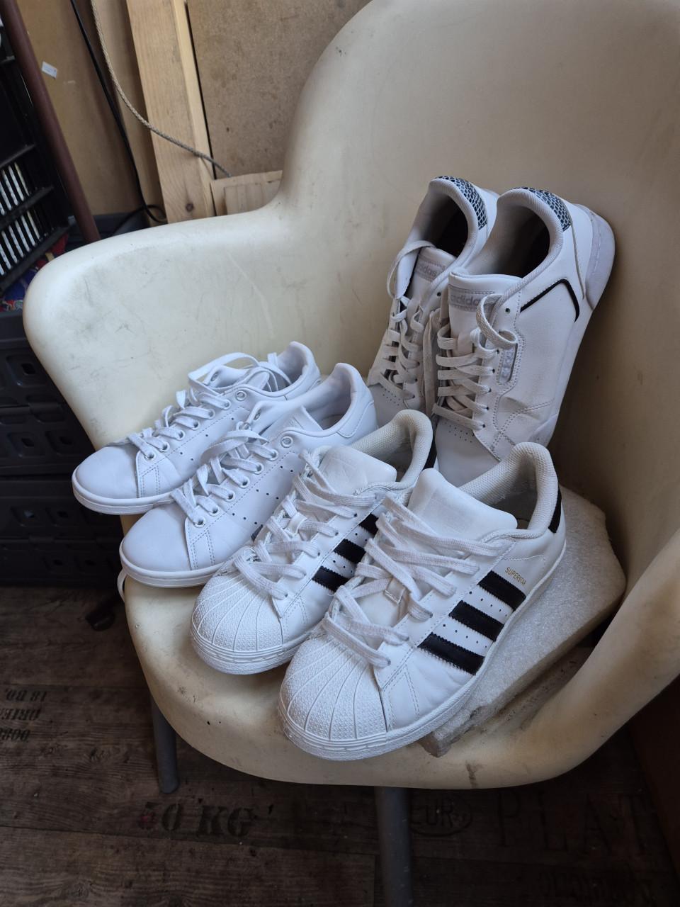 3 paar adidas schoenen wit