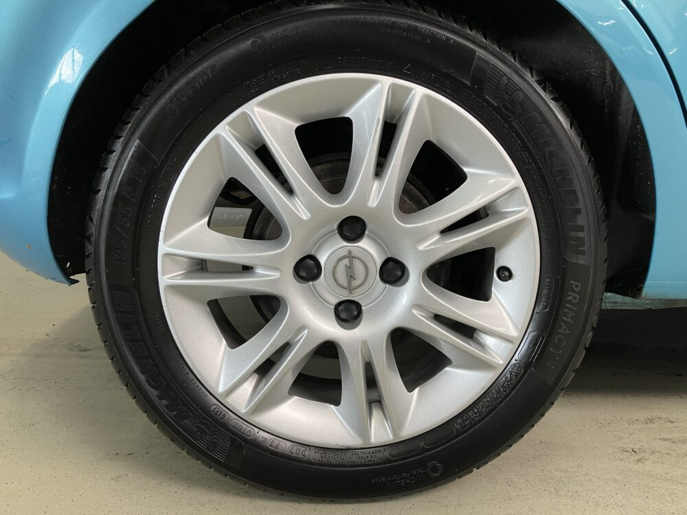 Opel Corsa 1.4-16V '111' Edition