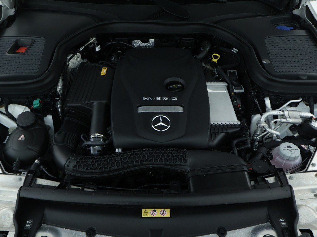 Mercedes-Benz Glc 300 e 4matic premium plus | trekhaak | panoramadak | sfee