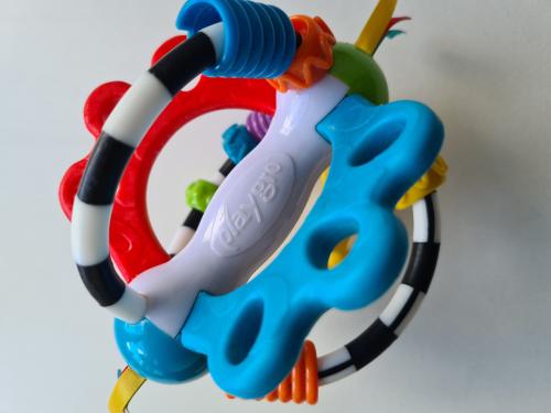 Playgro Explor-A-Ball rammelaar.