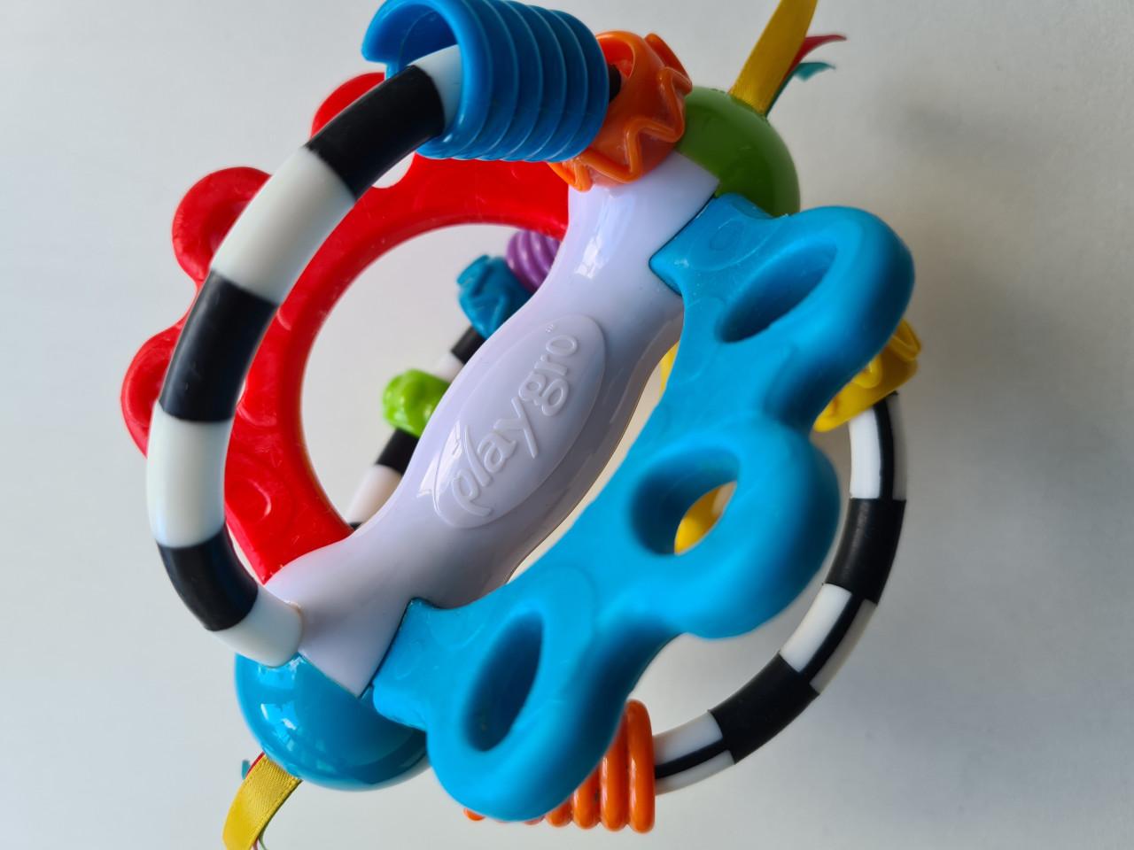 Playgro Explor-A-Ball rammelaar.