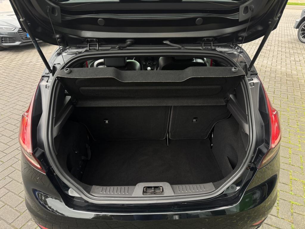 Ford Fiesta 1.6 st2 * camera * recaro * stoelverwarming * clima