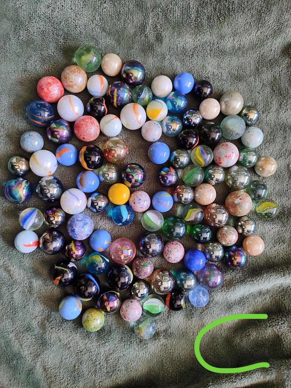 100 grote knikkers/bonken in versch maten