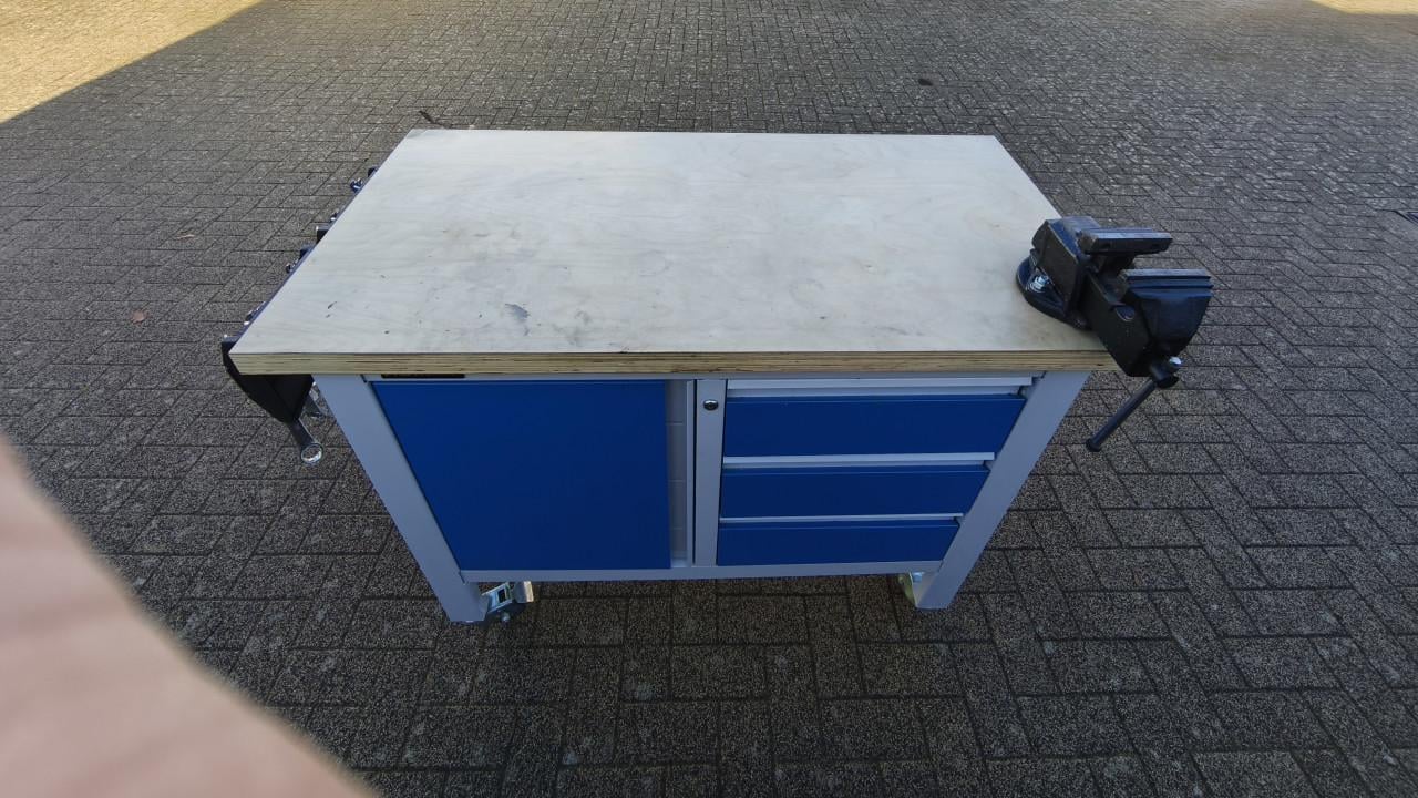 Goede en verrijdbare werkbank te koop