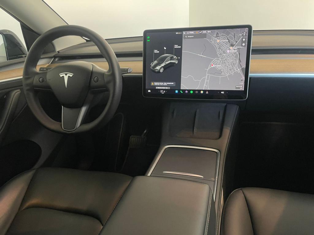 Tesla Model Y long range awd 75 kwh