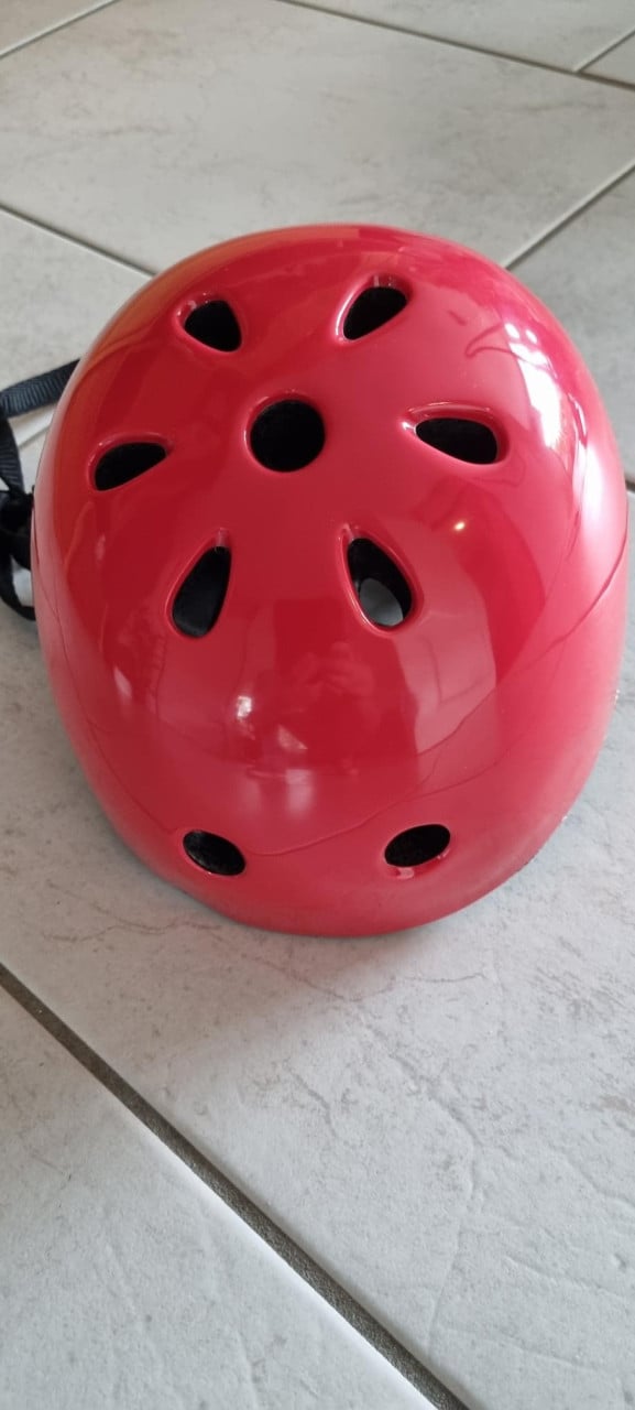 NIEUWE AGUS KINDERFIETS HELM
