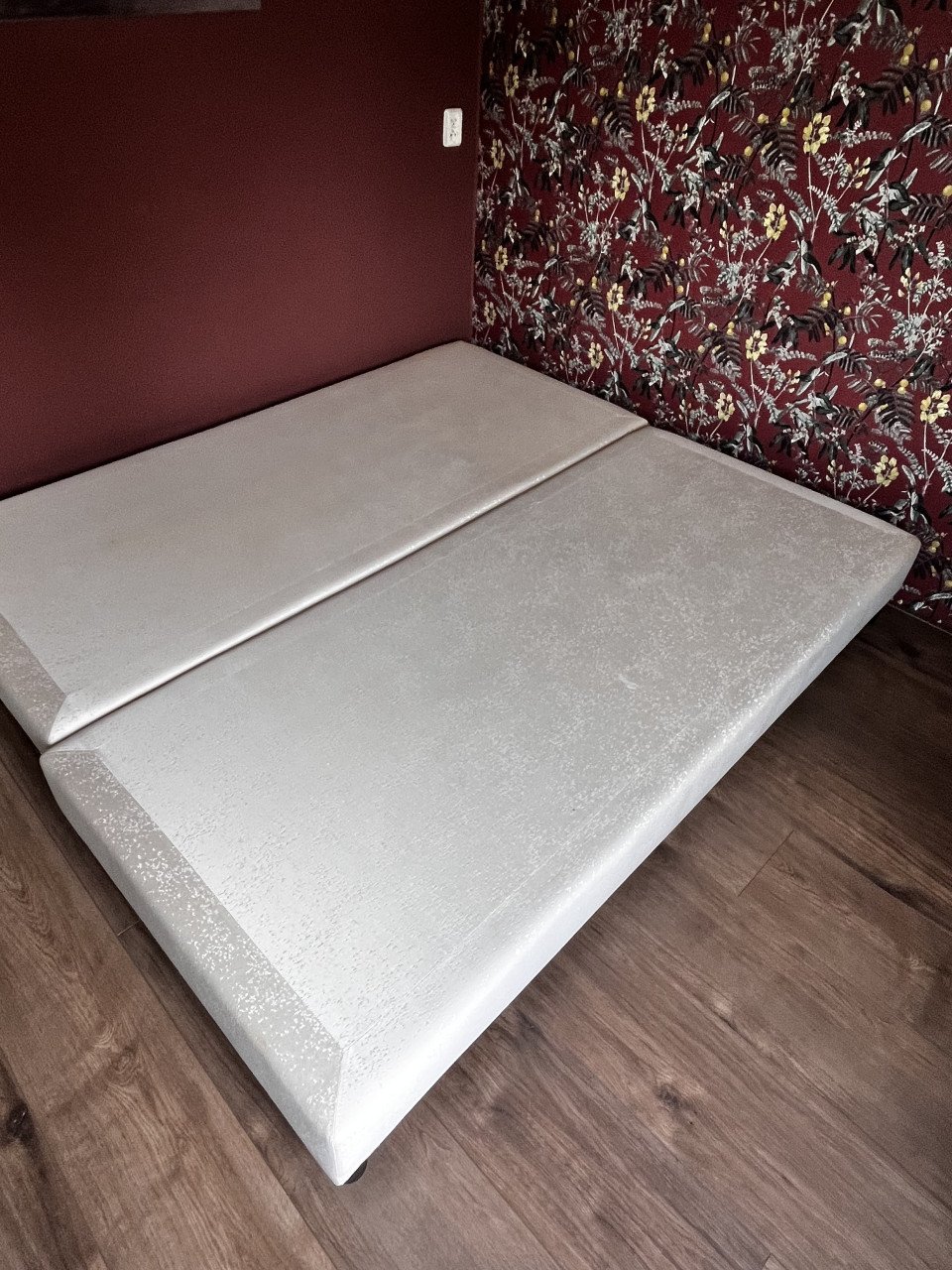 Tweepersoonsbed Auping. Onderbedden. 200 x 90 cm. Twee stuks