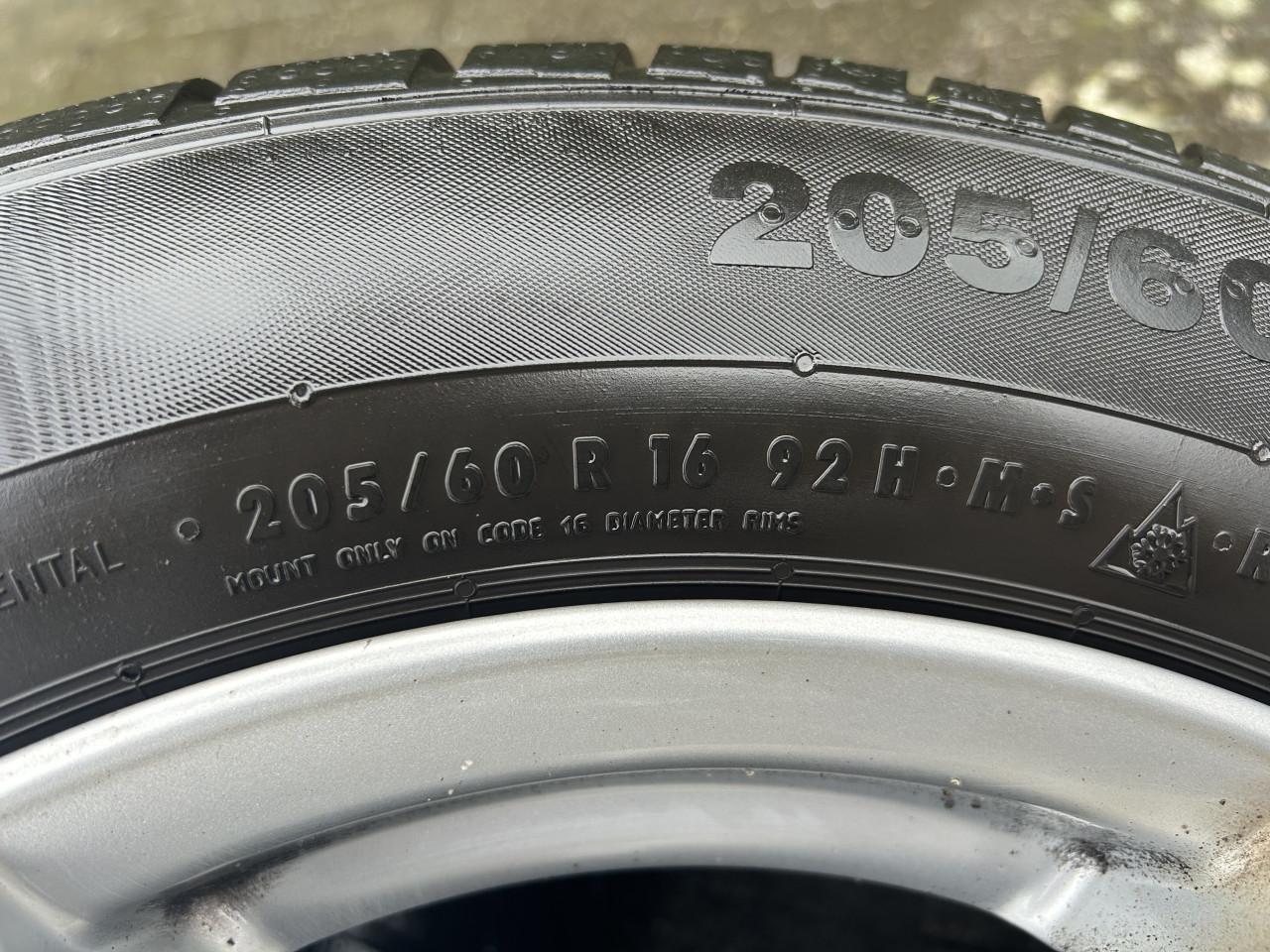 Winterbanden met velgen