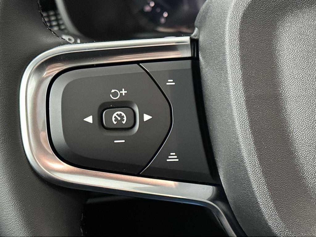 Volvo Ex40 extended range ultra dark europa