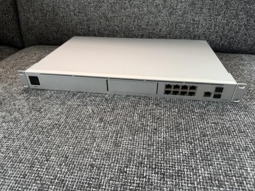 Ubiquity UniFi Dream Machine Pro