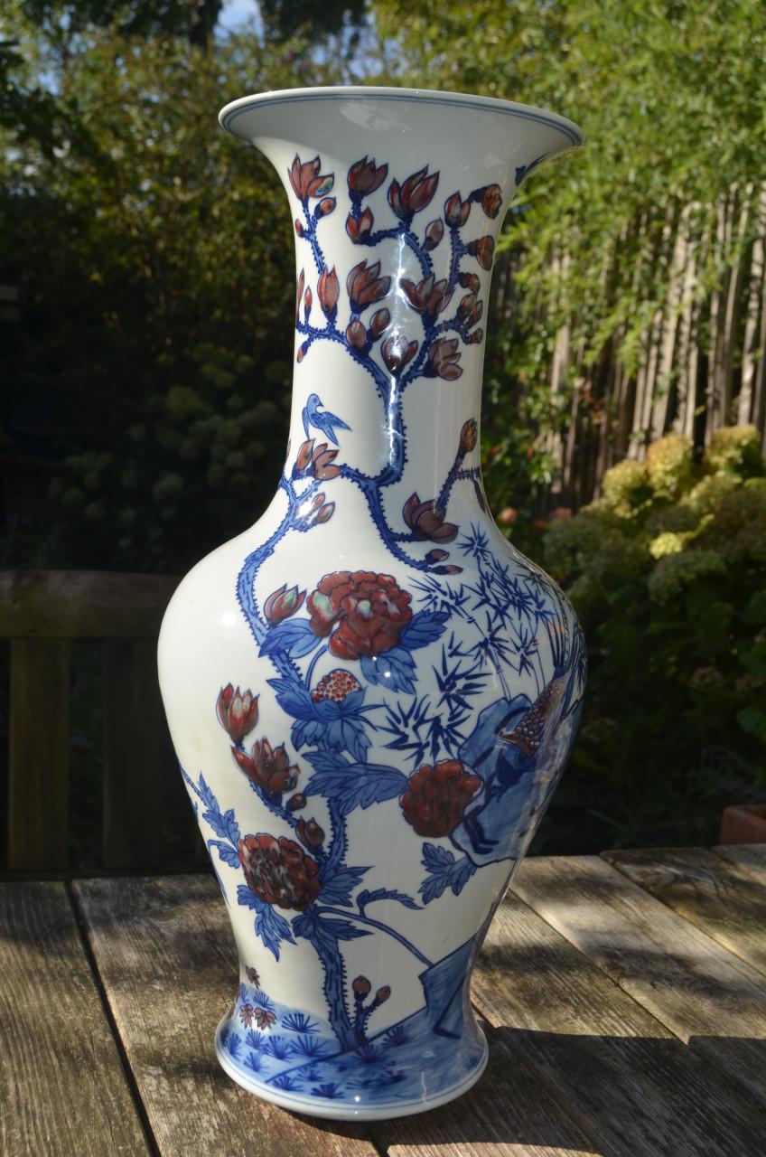 Fraaie Chinese vaas apocrief gemerkt Kangxi 大清康熙年製