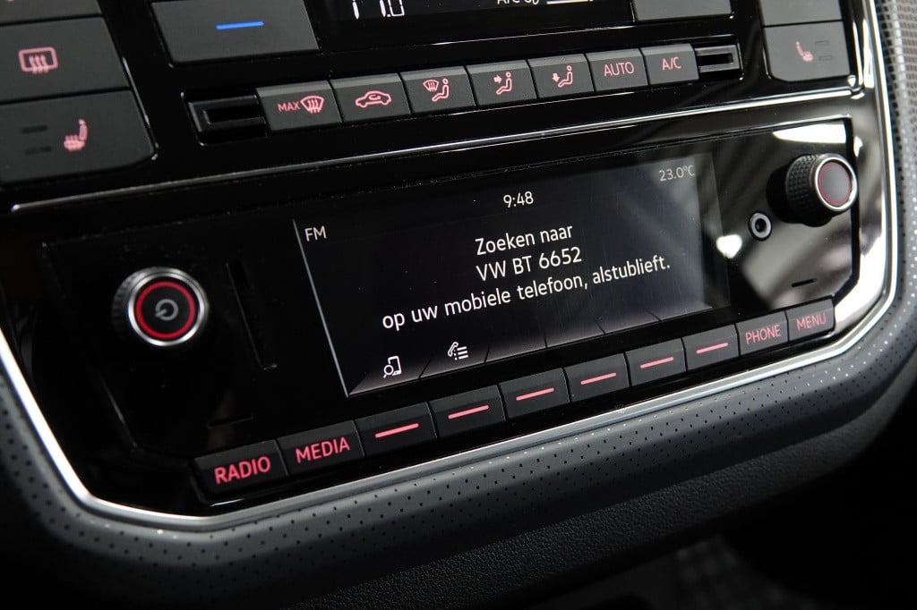 Volkswagen UP! 1.0 tsi high up! | cruise | pdc | bluetooth |