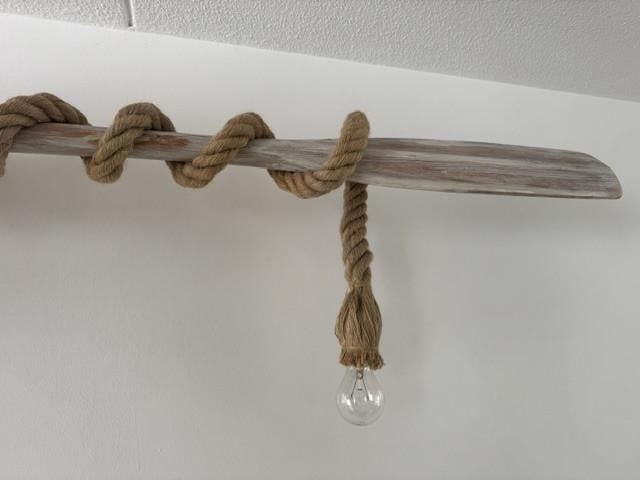 2 decoratieve touwlampen + 2 authentieke houten roeiriemen (white wash)
