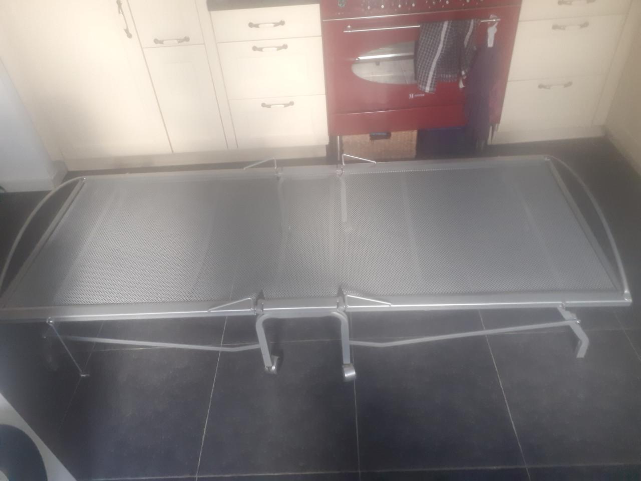 Opvouwbaar bed 200 x 80 cm, 20 euro voor dit opklapbed