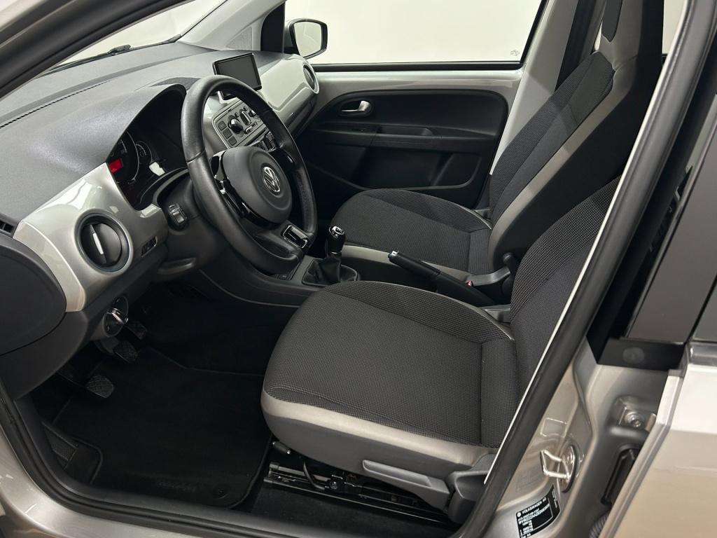 Volkswagen UP! occasion 1.0 high up! bluemotion | grijs | tweedehands volks