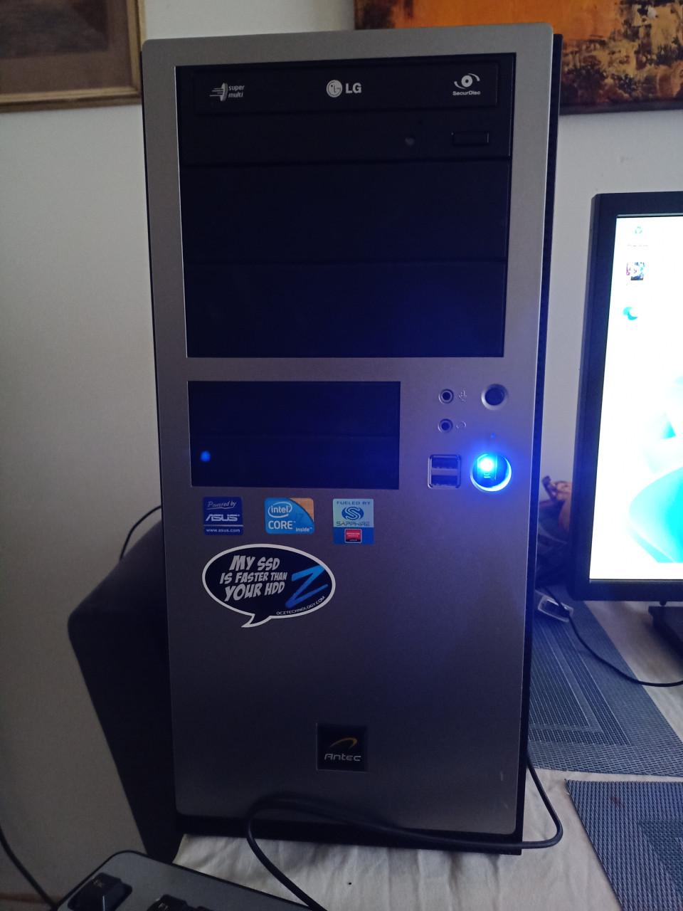 Asus desktop computer