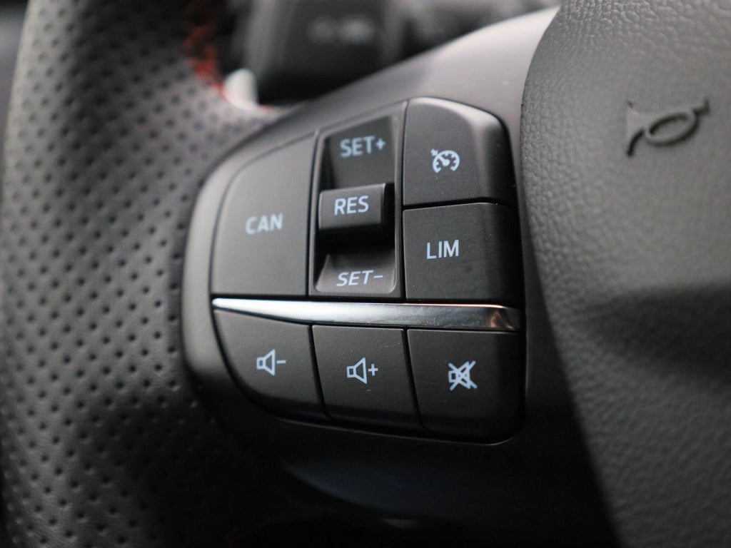 Ford Focus wagon 1.0 ecoboost hybrid st-line aut. | winterpack | climate co