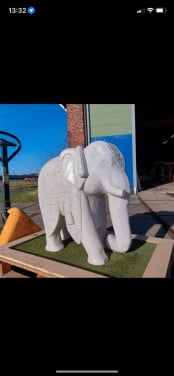 Massief wit marmeren olifant groot en zwaar