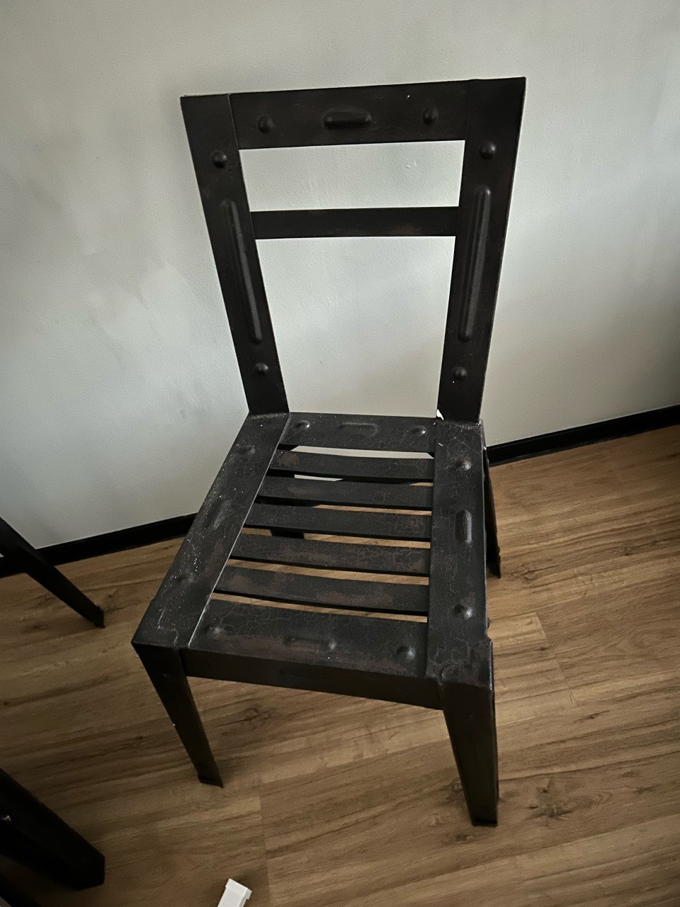 4 mooie industrieele stoelen