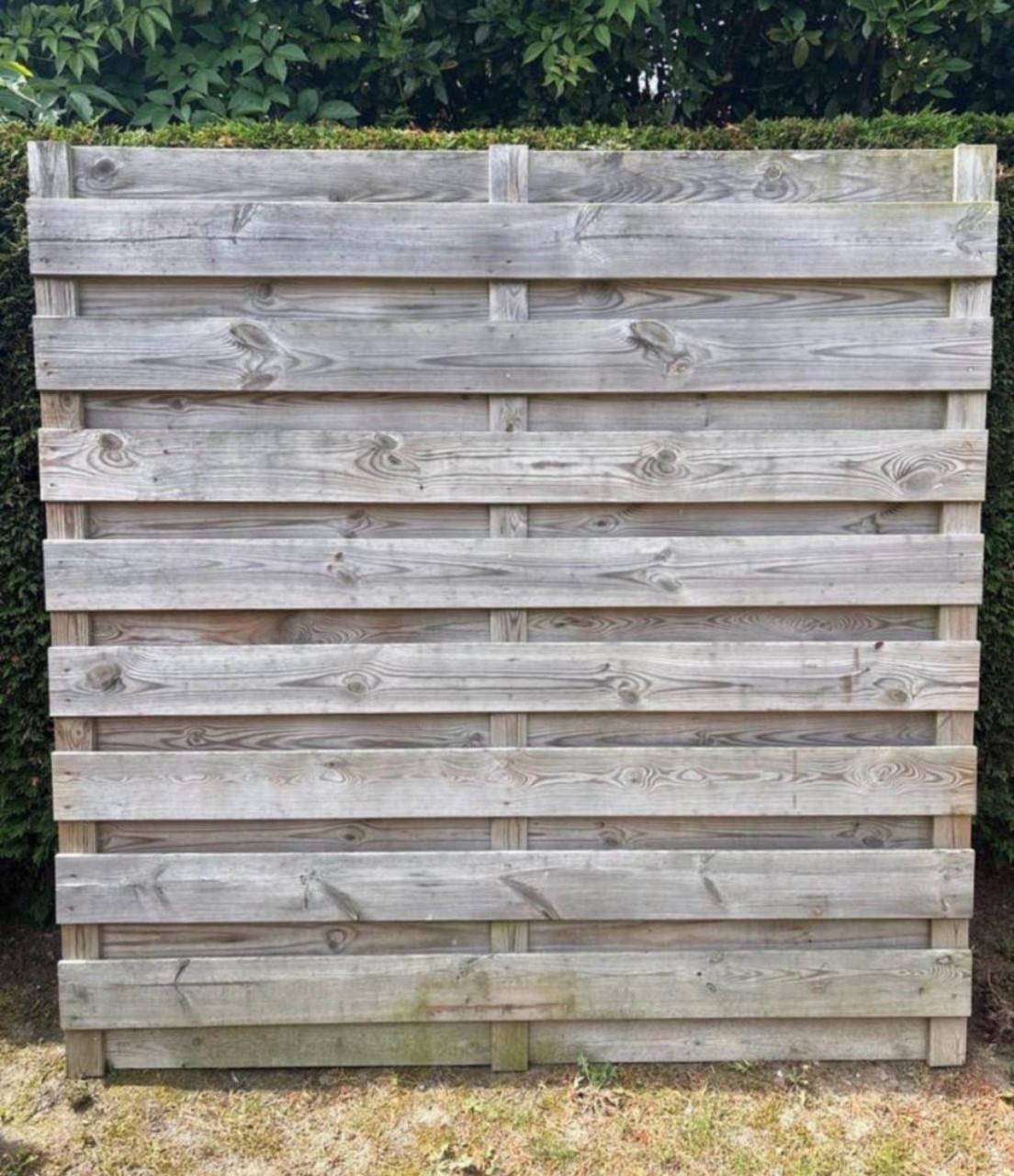 Tuinschermen. 75,- alles