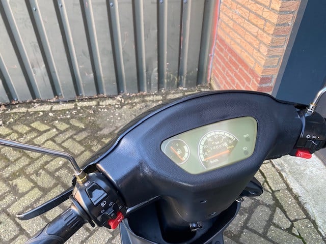 Koopje btc roma  zwart compct handzaam scootertje alles werkt nu 499 euro