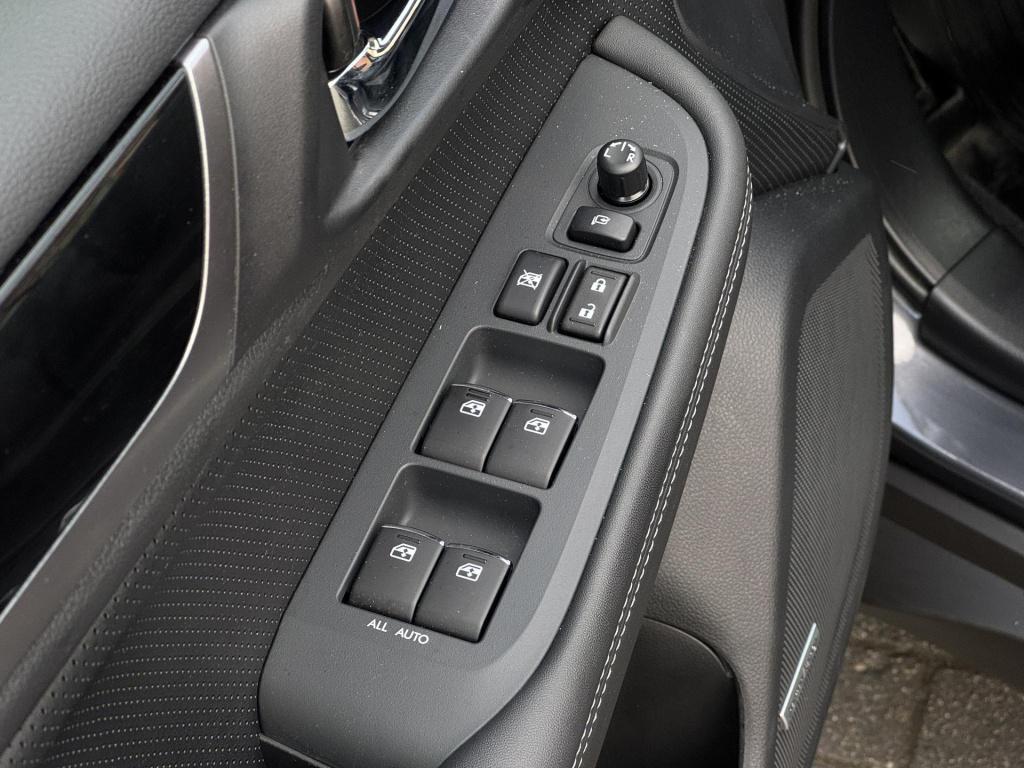 Subaru Outback 2.5i premium nl-auto incl. trekhaak afneembaar!