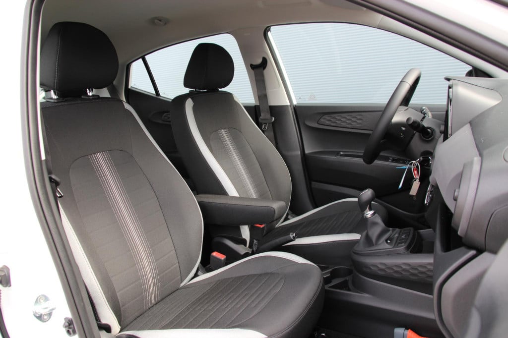 Hyundai I 10 1.0 comfort smart *demo-deal* | navigatie | camera | apple car