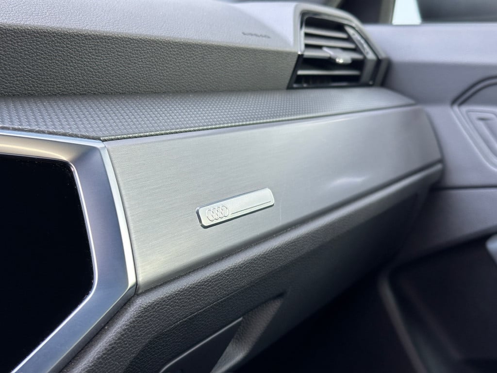 Audi Q3 sportback 45 tfsi e s-line | zwart optiek | camera | keyless | adap