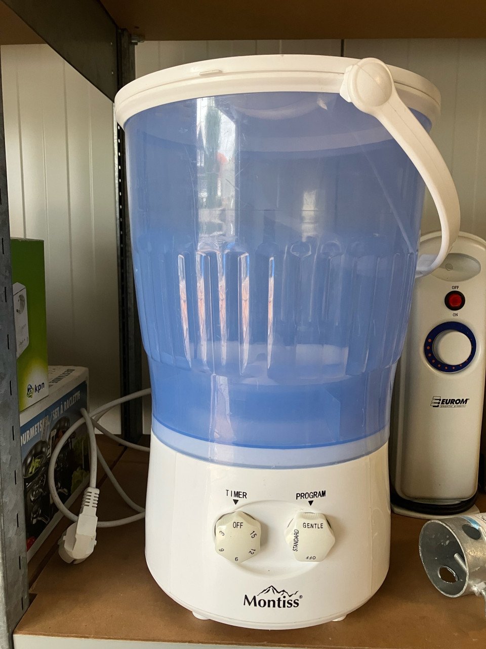 Mini camping wasmachine.