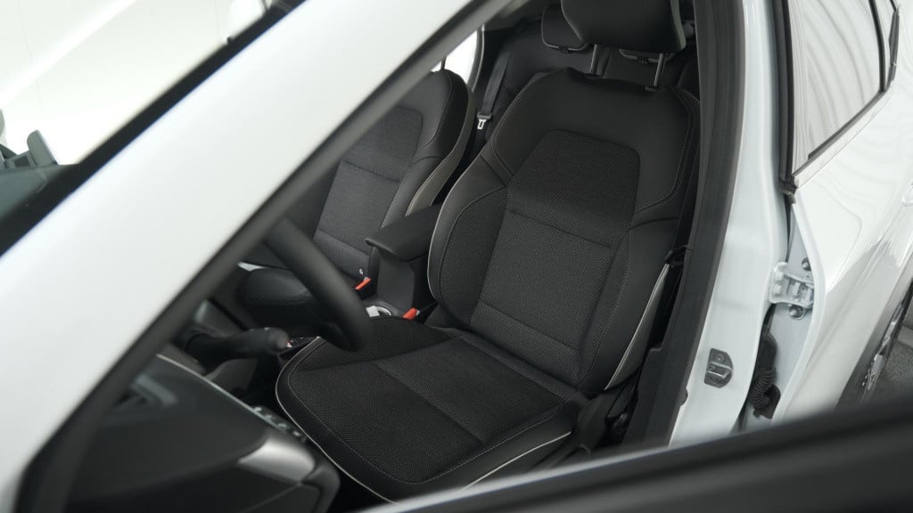 Renault Captur tce 90 techno | camera | navigatie | pack winter | apple car