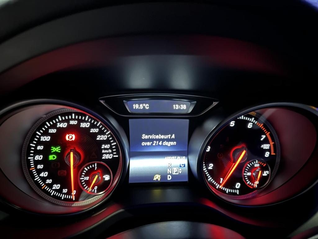 Mercedes-Benz Gla-klasse 180 business solution amg night upgrade *leer*stoe