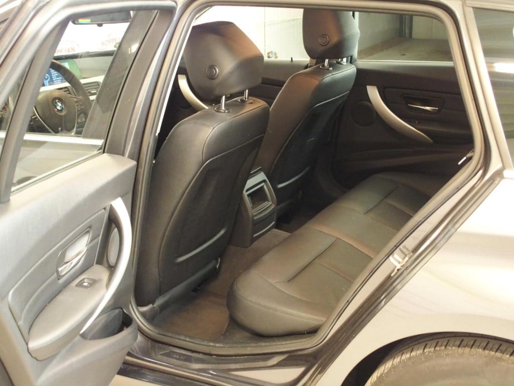 BMW 3-serie touring 320i high executive nl auto, leder, trekhaak