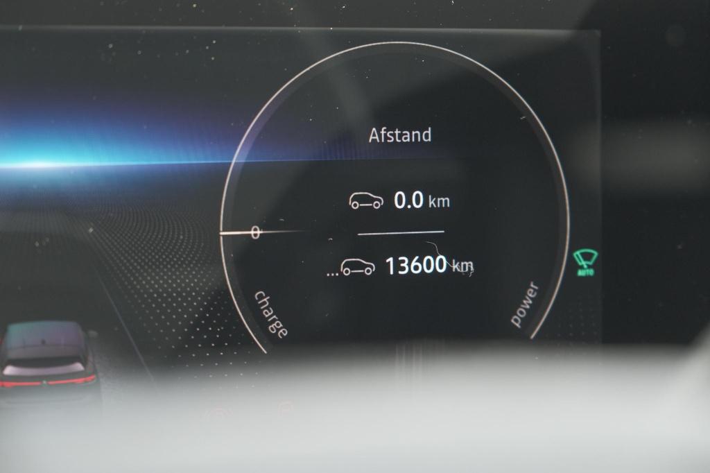 Renault Megane E-tech ev60 optimum charge techno | 95,6% soh | 1 fase | cam