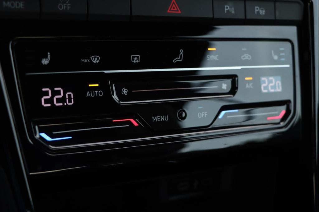 Volkswagen T-roc cabrio 1.5 tsi r-line 150pk dsg7 iq.light | stoel- en stuu