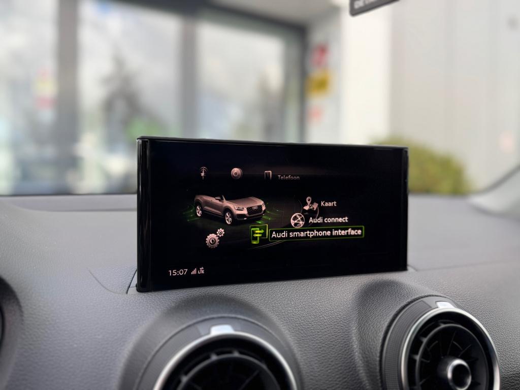 Audi Q2 30 tfsi s-line * matrix led * virtual cockpit * keyless * stoelverw