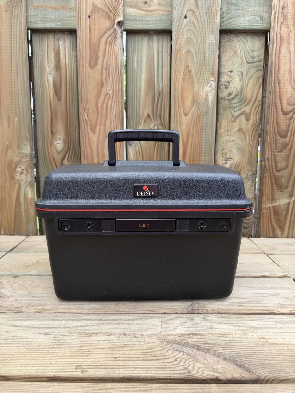 Delsey Club hardcase beautycase zwart met spiegel en slot
