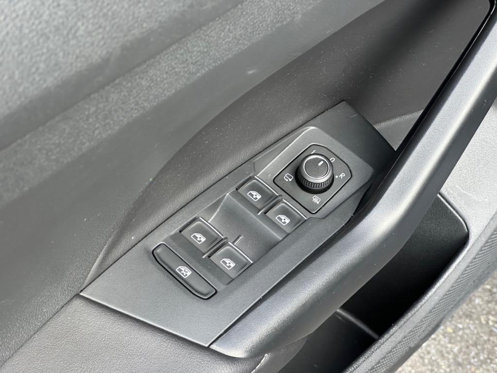Volkswagen T-cross 1.0 tsi 116pk dsg goal | dode hoek | trekhaak | stoelver