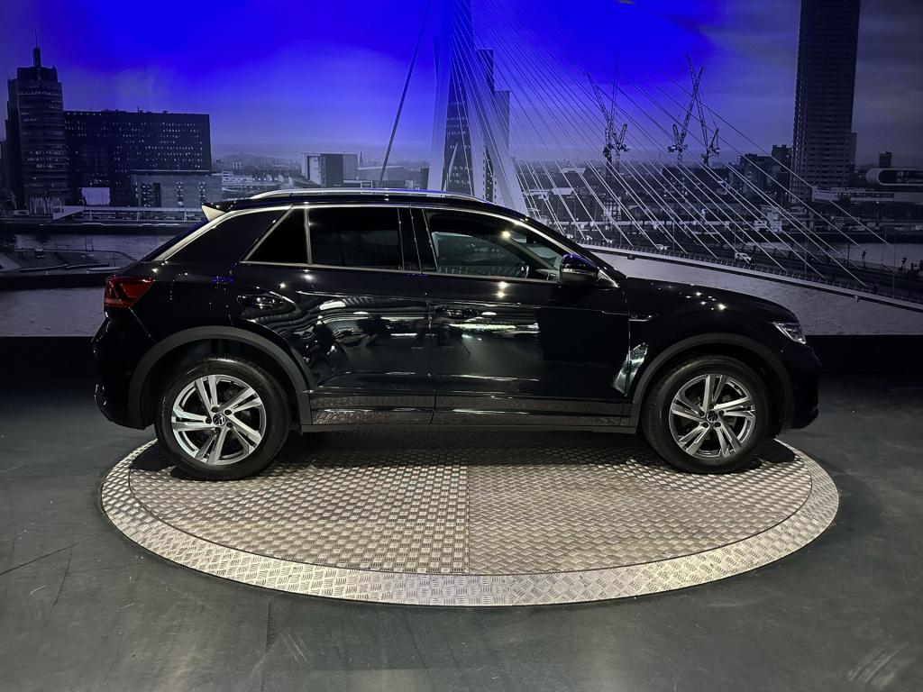 Volkswagen T-roc 1.5 tsi r-line *winterpack*keyless*achtercamera*trekhaak*