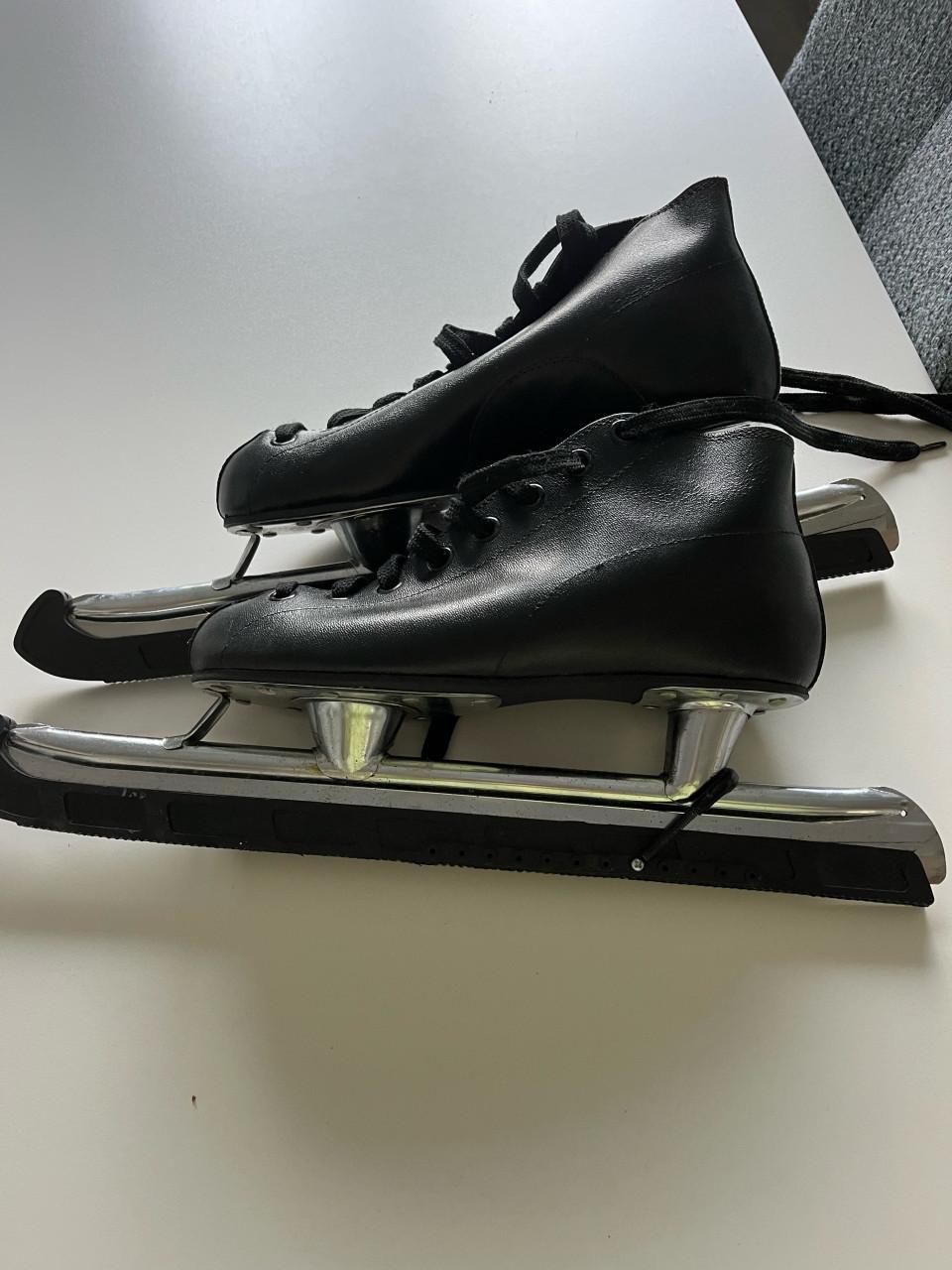 Schaatsen Noren leer 38/39 NIEUW