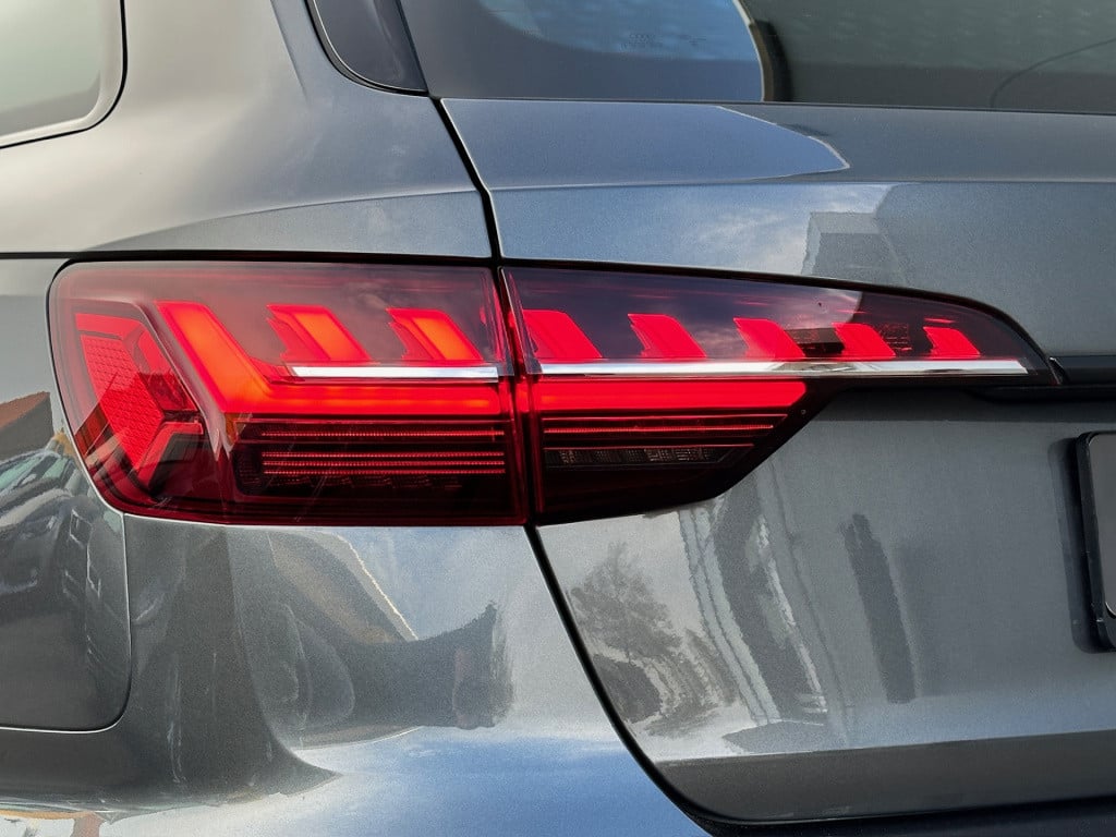 Audi A4 avant 40 tfsi 204pk s-tronic s-line | led | black optiek | virtual 
