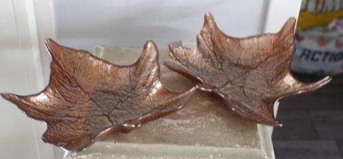 Set van 2 buine glazen borden schalen