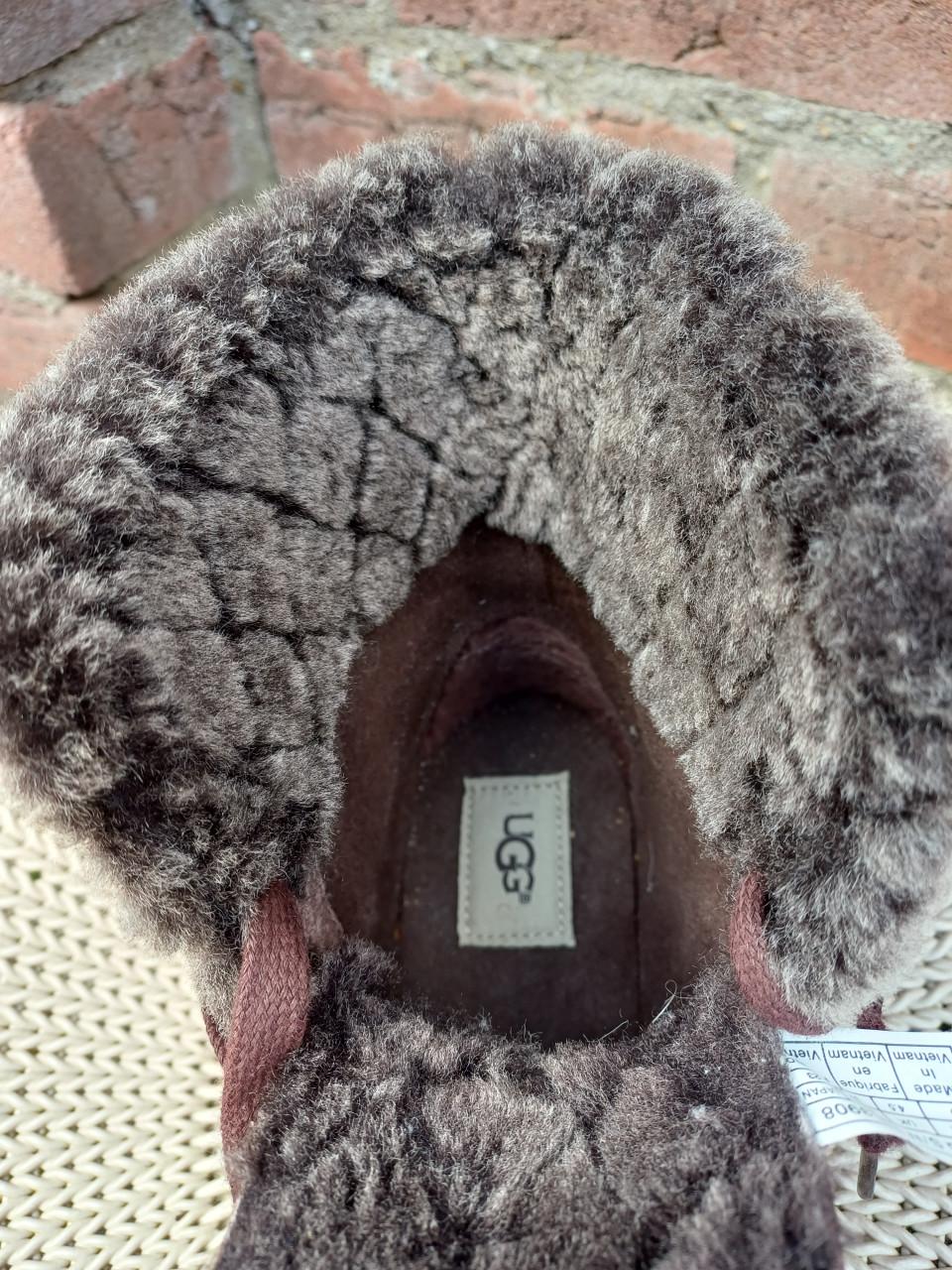 Leuke UGG's: gevoerde halfhoge veter laarsjes (bruin) maat 37