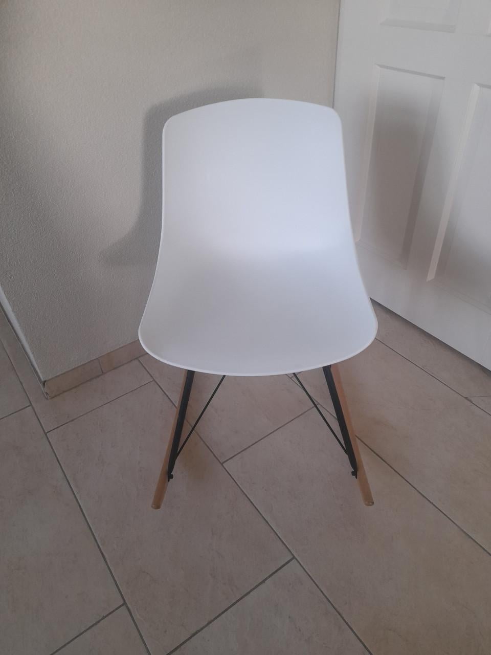 Schommelstoel (in goede nette staat )  Normale maat