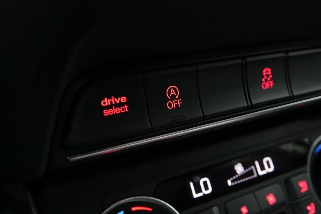 Audi Q3 1.4 tfsi | cruise | keyless | led |